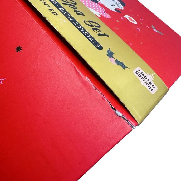 The Crème Shop x Disney Sweetheart Spa Set - Bath Bomb, Body Scrub, Crystals - Picture 9 of 9